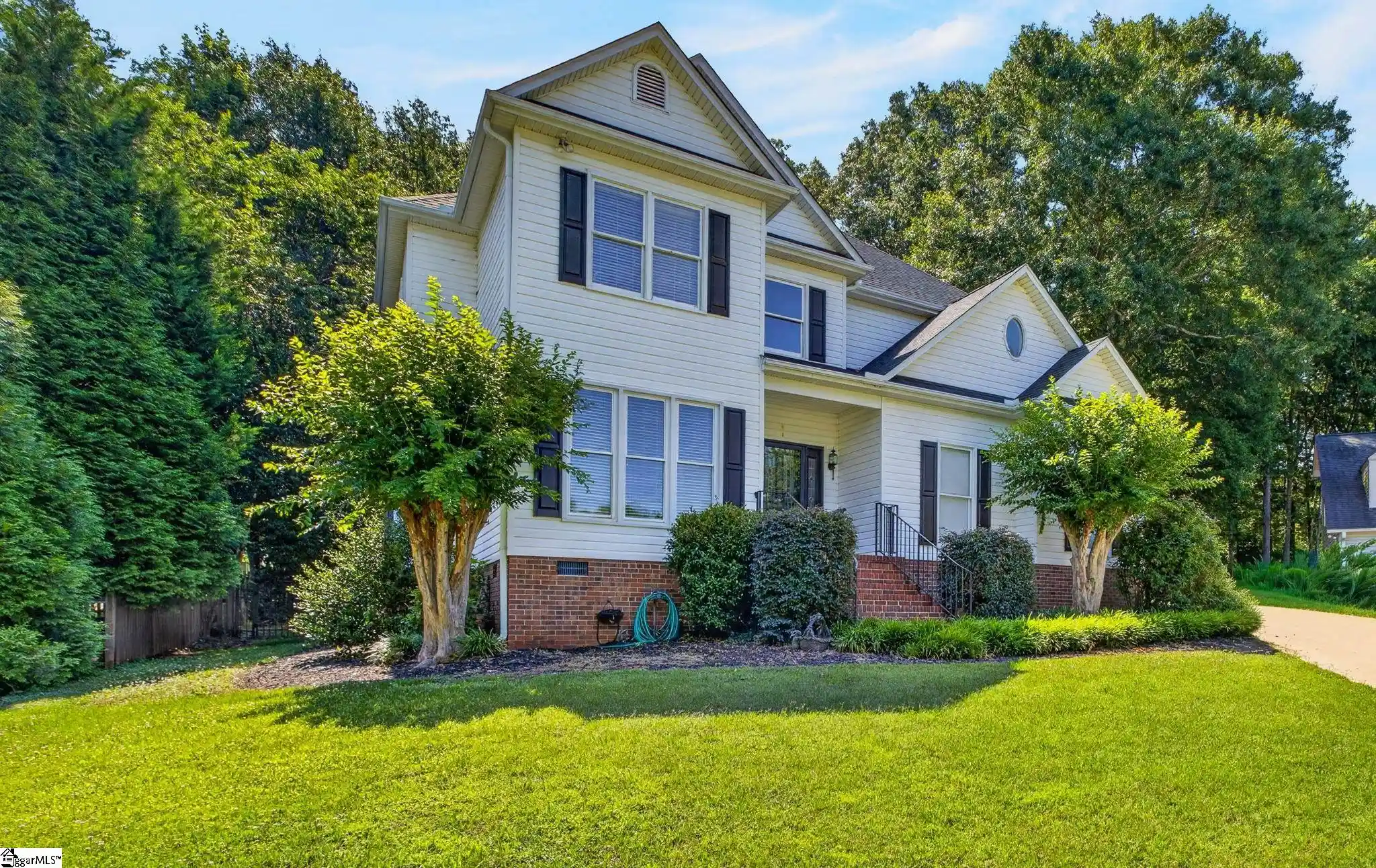 Photo 1 of Single family home for sale at 5 Huntsman Ct, Simpsonville, SC 29680 | MLS# 1594830 | Listing updated on 2026-10-14