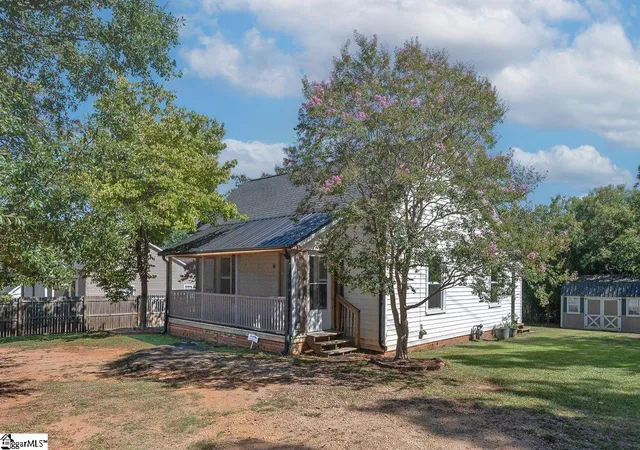 Photo 1 of Single family home for sale at 61 Orr St, Greenville, SC 29605 | MLS# 1601948 | Listing updated on 2026-09-17