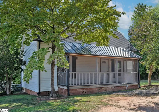 Photo 2 of Single family home for sale at 61 Orr St, Greenville, SC 29605 | MLS# 1601948 | Listing updated on 2026-09-17