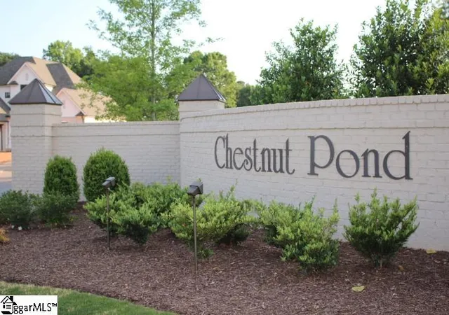 Photo 4 of Single family home for sale at 2 Chestnut Pond Ln, Simpsonville, SC 29681 | MLS# 1584373 | Listing updated on 2026-09-10