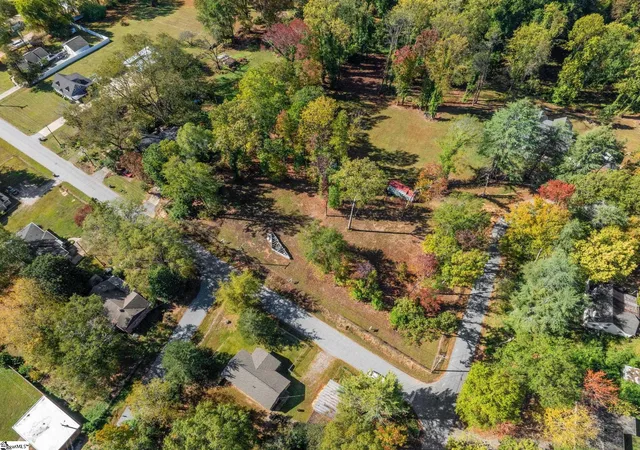 Photo 4 of Single family home for sale at 10 Nature Trl, Greenville, SC 29609 | MLS# 1573875 | Listing updated on 2025-11-25