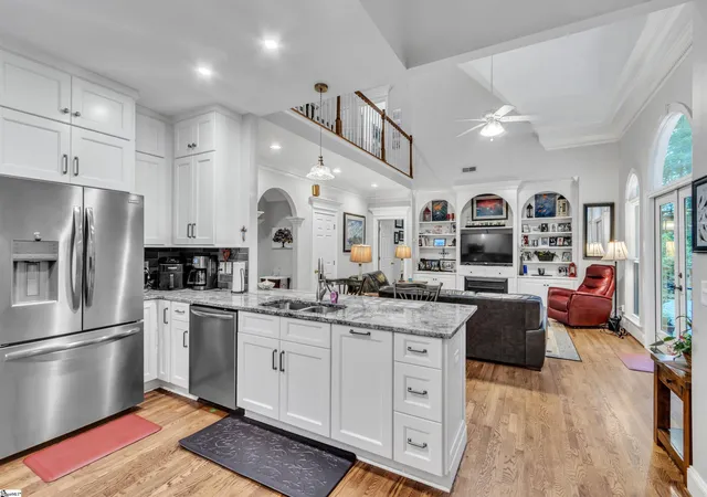 Photo 3 of Single family home for sale at 11 Vendue Ct, Simpsonville, SC 29681 | MLS# 1597242 | Listing updated on 2026-10-12