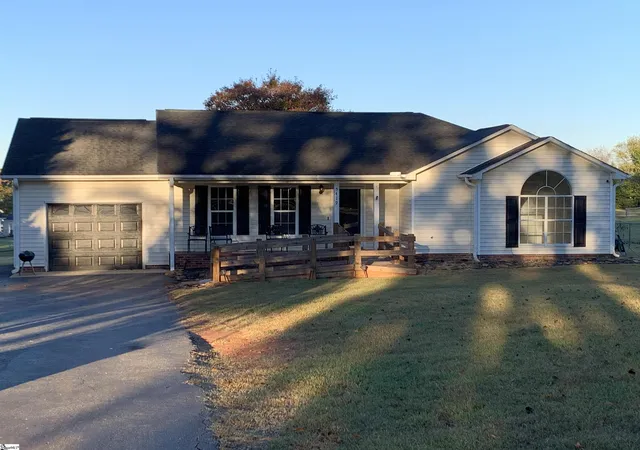 Photo 1 of Single family home for sale at 5419 Parris Bridge Rd, Boiling Springs, SC 29316 | MLS# 1589605 | Listing updated on 2026-04-29