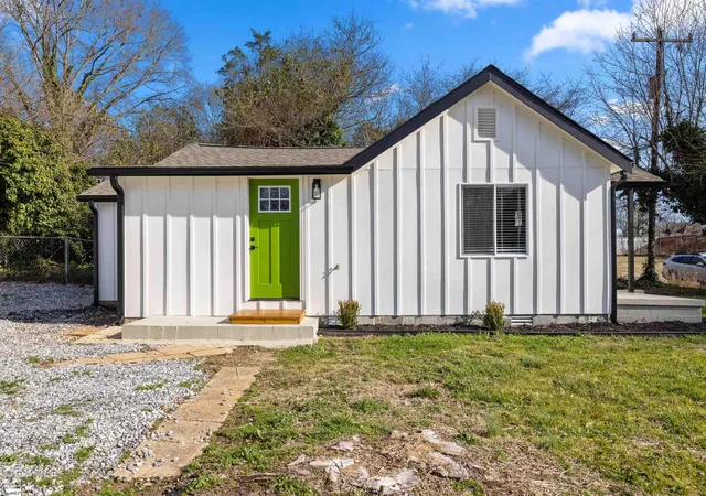 Photo 3 of Multi family home for sale at 1538 Farley Ave, Spartanburg, SC 29301 | MLS# 1597983 | Listing updated on 2026-09-16