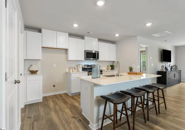 Photo 3 of Single family home for sale at 348 Westglen Dr, Williamston, SC 29697 | MLS# 1600878 | Listing updated on 2026-09-10
