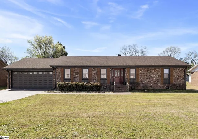 Photo 2 of Single family home for sale at 1218 Brushy Creek Rd, Taylors, SC 29687 | MLS# 1596473 | Listing updated on 2026-07-16