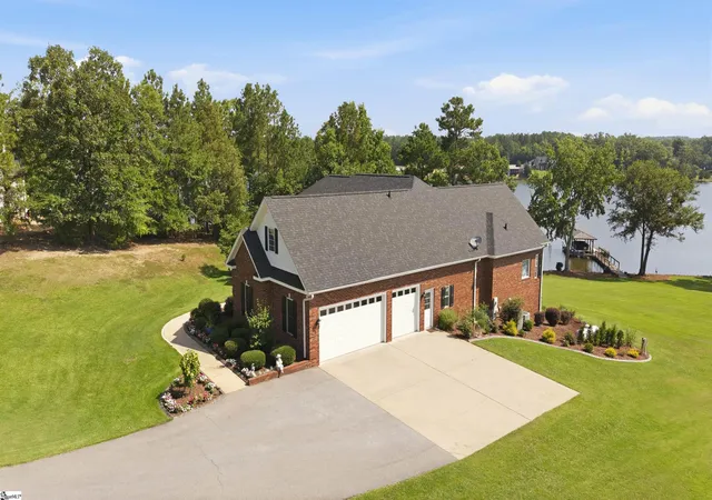 Homes for sale in Hodges, SC | 105 Coogan Bluff, Hodges, SC 29653 | MLS# 1597231