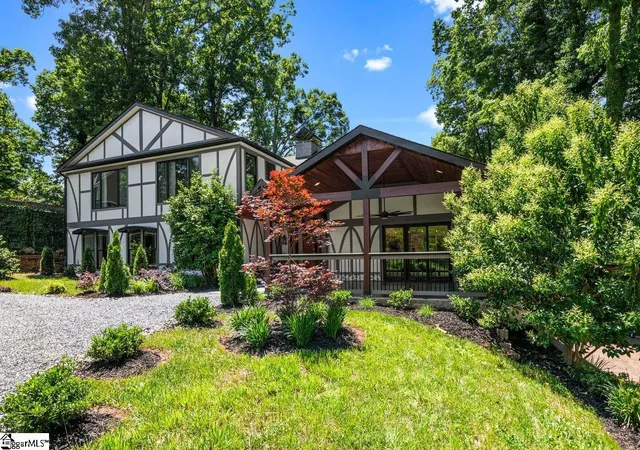 Photo 1 of Single family home for sale at 2005 Poinsett Hwy, Greenville, SC 29609 | MLS# 1574987 | Listing updated on 2026-03-26