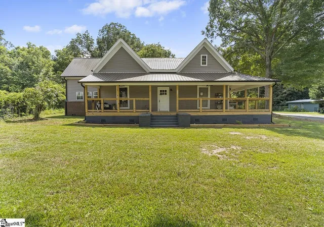 Photo 1 of Single family home for sale at 139 N Main St, Donalds, SC 29638 | MLS# 1601054 | Listing updated on 2026-10-02