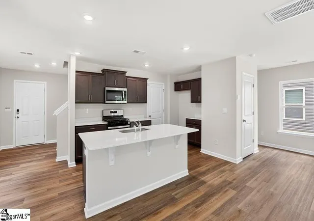 5th image of 233 Deskin Ln, Fountain Inn, SC 29644 | MLS# 1590078
