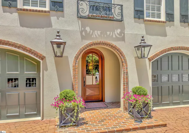 Photo 3 of Townhouse for sale at 15 Hidden Hills Dr, Greenville, SC 29605 | MLS# 1598028 | Listing updated on 2026-08-28