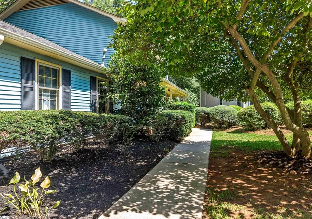 Photo 2 of Single family home for sale at 5 Hanson Ct, Greenville, SC 29615 | MLS# 1600930 | Listing updated on 2026-09-10