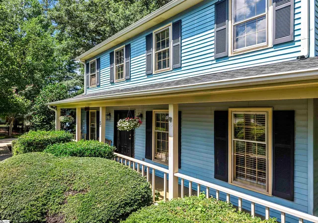 Photo 3 of Single family home for sale at 5 Hanson Ct, Greenville, SC 29615 | MLS# 1600930 | Listing updated on 2026-09-10