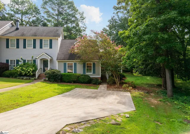 Photo 1 of Townhouse for sale at 141 Inwood Ct, Spartanburg, SC 29302 | MLS# 1602456 | Listing updated on 2026-08-31