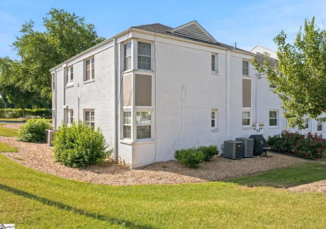 2nd image of 100 Lewis Dr, Greenville, SC 29605
