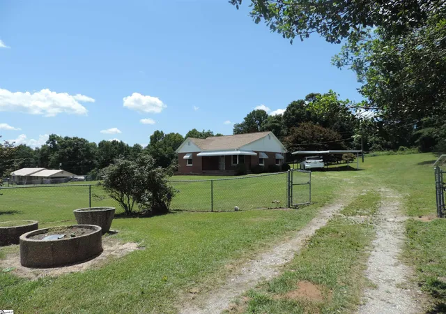 Photo 3 of Single family home for sale at 2383 Jonesville Hwy, Union, SC 29379 | MLS# 1598164 | Listing updated on 2026-09-01