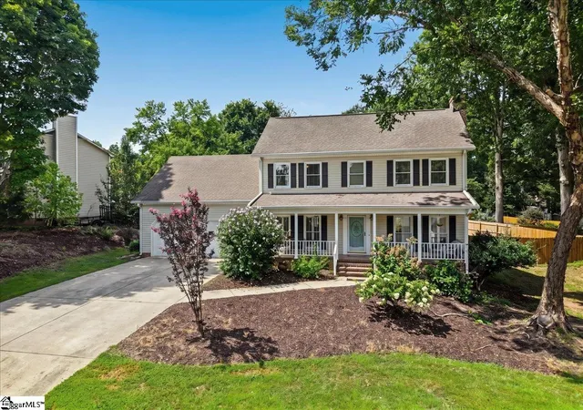 Photo 1 of Single family home for sale at 402 Latrobe Dr, Simpsonville, SC 29681 | MLS# 1600173 | Listing updated on 2026-10-02