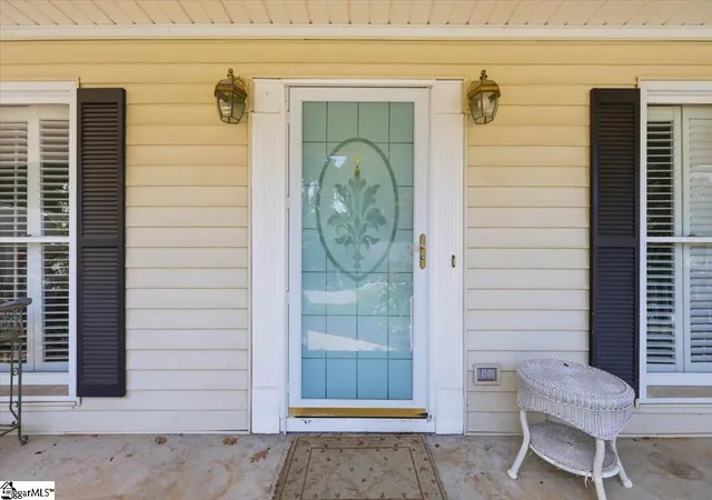 Photo 3 of Single family home for sale at 402 Latrobe Dr, Simpsonville, SC 29681 | MLS# 1600173 | Listing updated on 2026-10-02