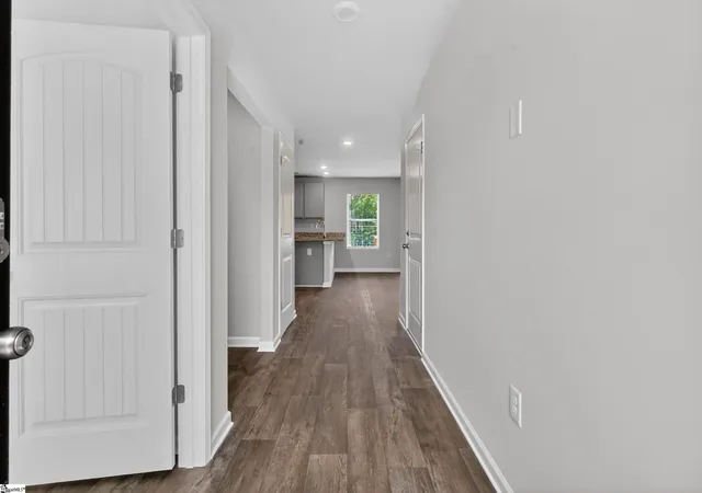 Photo 3 of Single family home for sale at 101 Spring Knoll Wy, Fountain Inn, SC 29644 | MLS# 1596099 | Listing updated on 2026-09-16
