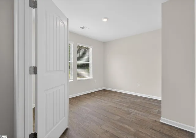 Photo 3 of Single family home for sale at 101 Spring Knoll Wy, Fountain Inn, SC 29644 | MLS# 1596099 | Listing updated on 2026-09-16