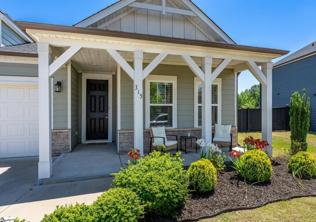 Photo 3 of Single family home for sale at 315 Bristle Fern Trl, Simpsonville, SC 29680 | MLS# 1592518 | Listing updated on 2026-08-13