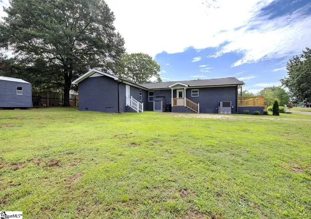 Photo 3 of Single family home for sale at 101 Hunter Rd, Woodruff, SC 29388 | MLS# 1596796 | Listing updated on 2026-09-22