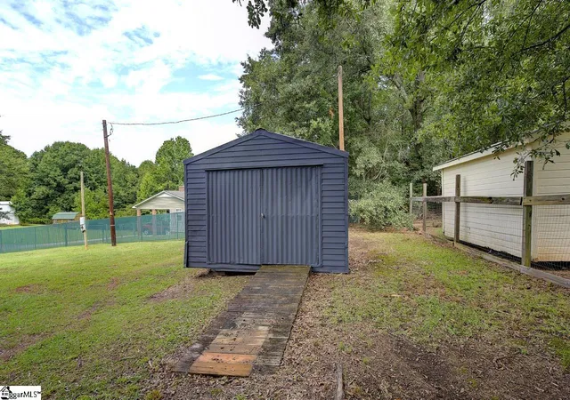 Photo 4 of Single family home for sale at 101 Hunter Rd, Woodruff, SC 29388 | MLS# 1596796 | Listing updated on 2026-09-22