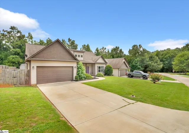 Photo 3 of Single family home for sale at 110 Malibu Rd, Liberty, SC 29657 | MLS# 1599093 | Listing updated on 2026-09-19