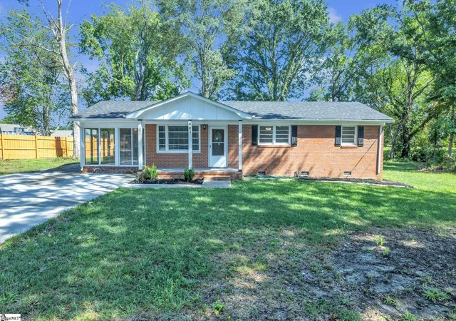 Photo 2 of Single family home for sale at 903 Brushy Creek Rd, Taylors, SC 29687 | MLS# 1600681 | Listing updated on 2026-08-29