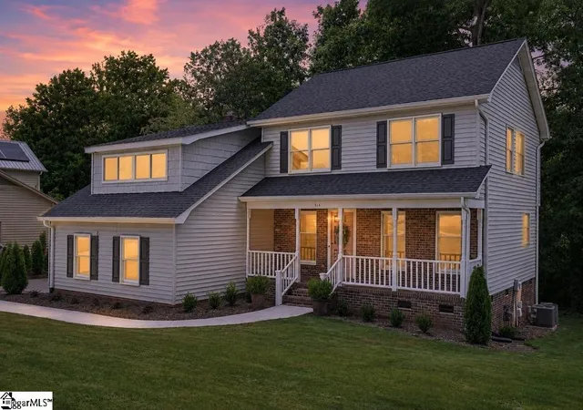 Photo 3 of Single family home for sale at 414 Phillips Ln, Greer, SC 29650 | MLS# 1596698 | Listing updated on 2026-09-10