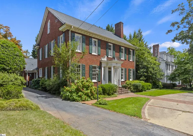 Photo 4 of Single family home for sale at 517 Mcdaniel Ave, Greenville, SC 29605 | MLS# 1598882 | Listing updated on 2026-09-16