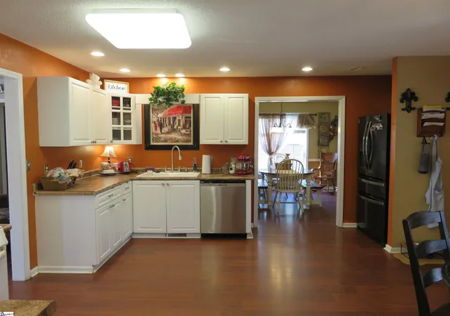Photo 3 of Single family home for sale at 224 Riverrun Dr, Spartanburg, SC 29303 | MLS# 1587098 | Listing updated on 2026-08-27