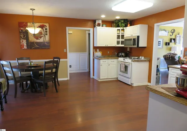 Photo 4 of Single family home for sale at 224 Riverrun Dr, Spartanburg, SC 29303 | MLS# 1587098 | Listing updated on 2026-08-27