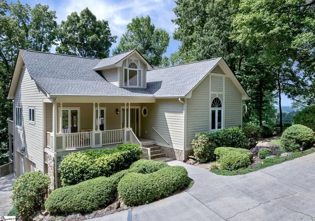Photo 1 of Single family home for sale at 15 Grosbeak Wy, Landrum, SC 29356 | MLS# 1585035 | Listing updated on 2026-09-11