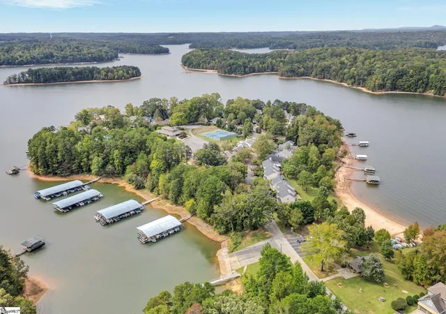 3rd image of 207 N Hogan Dr, Westminster, SC 29693 | MLS# 1572622