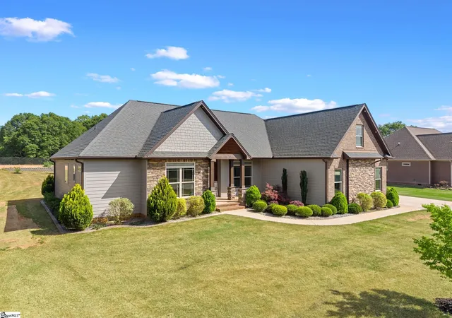 Photo 2 of Single family home for sale at 640 Double Bridge Rd, Boiling Springs, SC 29316 | MLS# 1598286 | Listing updated on 2026-07-20