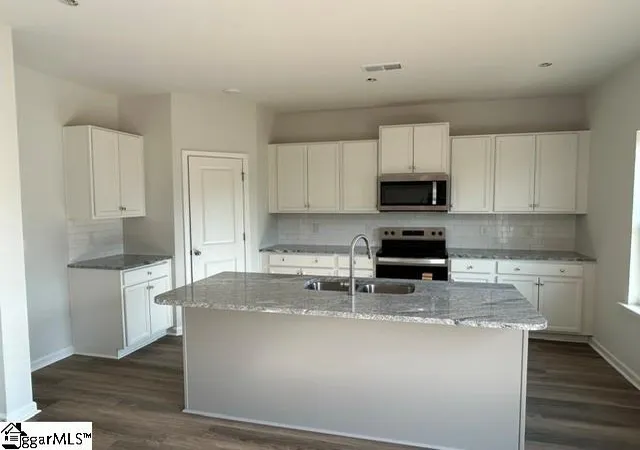 Photo 3 of Single family home for sale at 134 Edgewood Farms Ct, Easley, SC 29640 | MLS# 1589545 | Listing updated on 2026-10-05