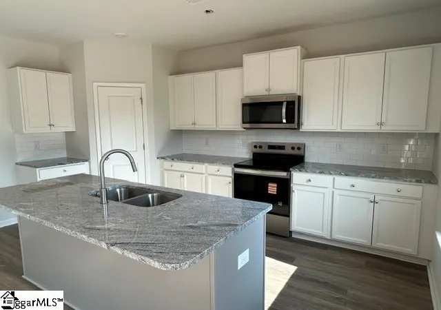 Photo 4 of Single family home for sale at 134 Edgewood Farms Ct, Easley, SC 29640 | MLS# 1589545 | Listing updated on 2026-10-05