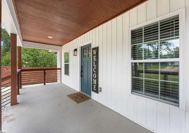 Photo 4 of Single family home for sale at 6 Heatherly Dr, Greenville, SC 29611 | MLS# 1599832 | Listing updated on 2026-09-07