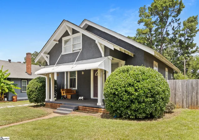 Photo 3 of Single family home for sale at 109 Jackson St, Laurens, SC 29360 | MLS# 1600862 | Listing updated on 2026-09-07