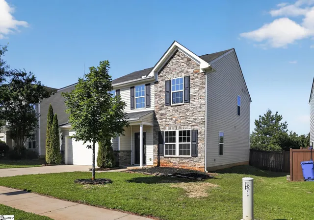 Photo 1 of Single family home for sale at 15 Granite Ln, Greenville, SC 29607 | MLS# 1595823 | Listing updated on 2026-10-20