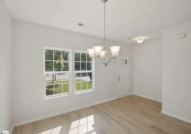 Photo 4 of Single family home for sale at 15 Granite Ln, Greenville, SC 29607 | MLS# 1595823 | Listing updated on 2026-10-20