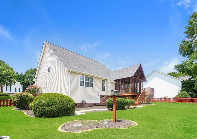 Photo 3 of Single family home for sale at 104 Sandtrap Ct, Greenville, SC 29609 | MLS# 1594887 | Listing updated on 2026-08-14