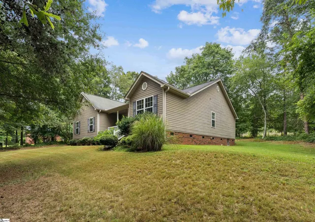 Photo 1 of Single family home for sale at 113 Valley Dr, Anderson, SC 29625 | MLS# 1597776 | Listing updated on 2026-08-18