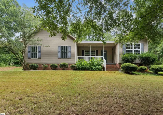 Photo 3 of Single family home for sale at 113 Valley Dr, Anderson, SC 29625 | MLS# 1597776 | Listing updated on 2026-08-18