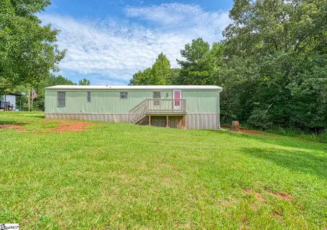 Photo 1 of Manufactured home for sale at 105 C B Ln, Cowpens, SC 29330 | MLS# 1600491 | Listing updated on 2026-08-14