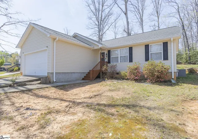 Homes for sale in Honea Path, SC | 107 Brookside Cir, Honea Path, SC 29654 | MLS# 1596918