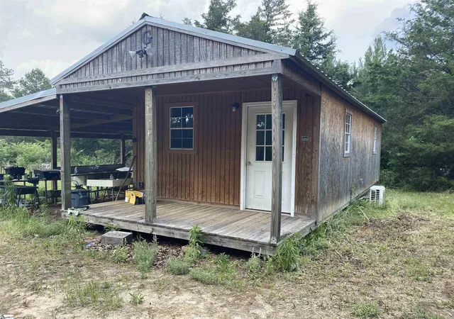 Photo 4 of House for sale at 3393 Poplar Springs Rd, Ware Shoals, SC 29692 | MLS# 1526429 | Listing updated on 2026-05-19