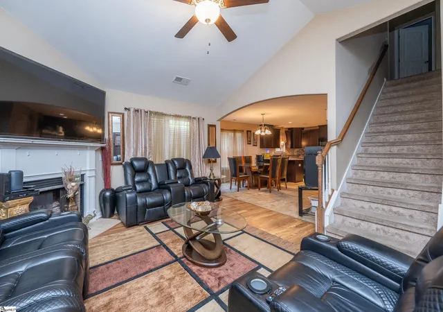Photo 4 of Single family home for sale at 197 Tiara Ridge Ln, Duncan, SC 29334 | MLS# 1571078 | Listing updated on 2026-10-01