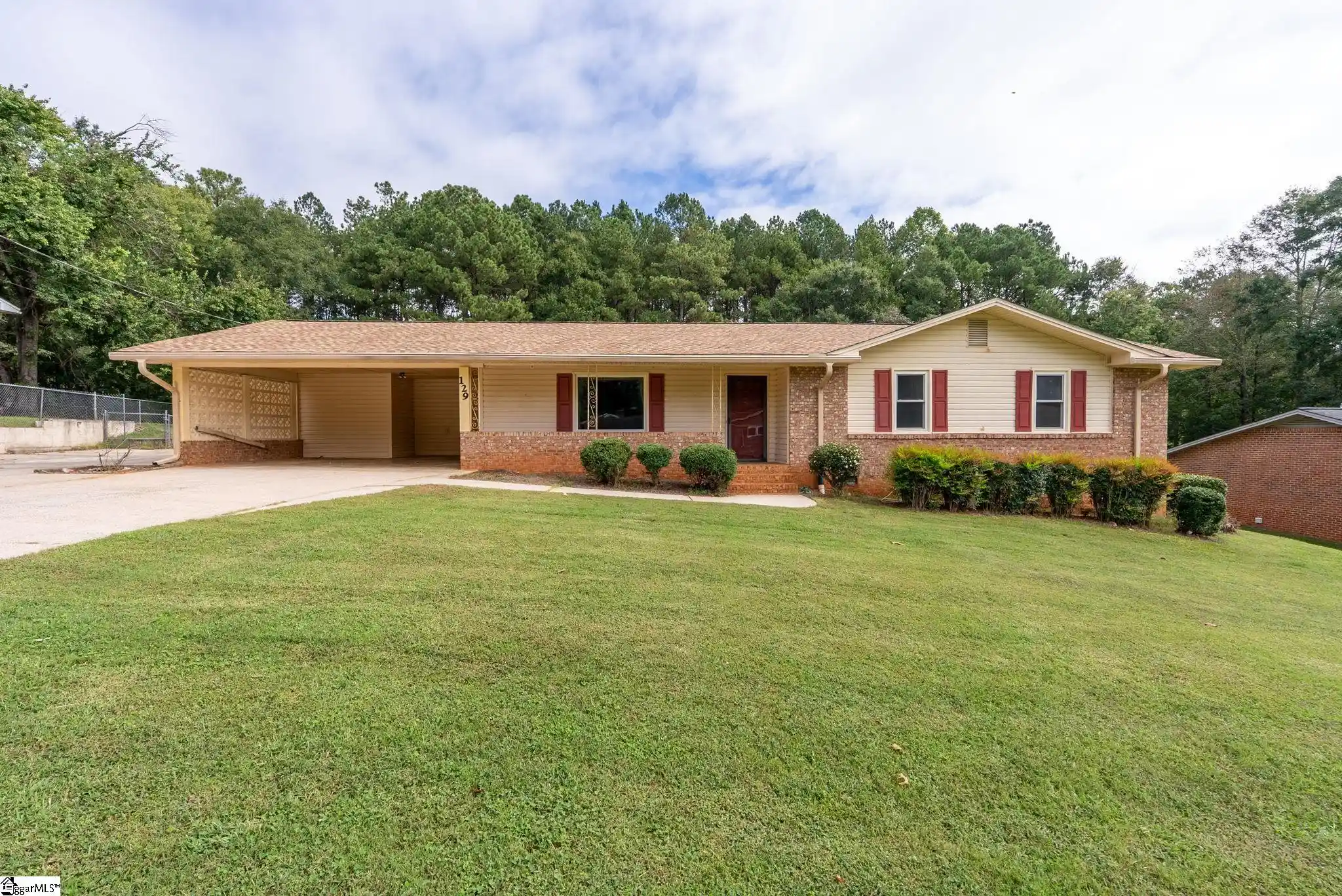 Single family home for sale at 129 Dorr Cir, Easley, SC 29640 | MLS# 1607427